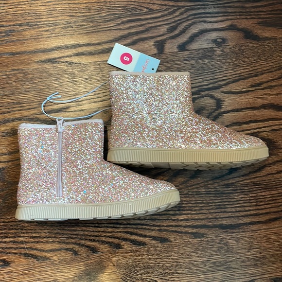 Cat and Jack Boots, Brand New, Size 5.  (63) - Picture 2 of 12